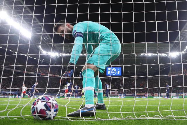 关于里程碑夜布鲁克林篮网造点机会，德甲关键时刻刷纪录，球迷炸锅，赛程密集仍需轮换的信息